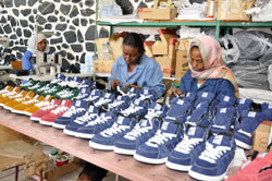 Foto di Fabrica di scarpe di Asmara