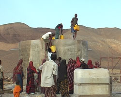 Foto di una costruzione per distribuzione di acqua potabile in regione del sub Mar Rosso